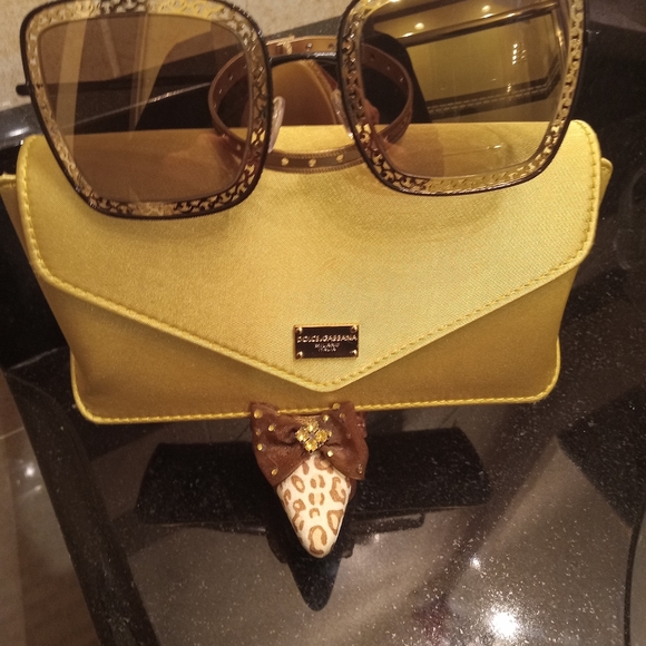 Womans dulcet Gabbana never worn with case sunglasses - Picture 1 of 1